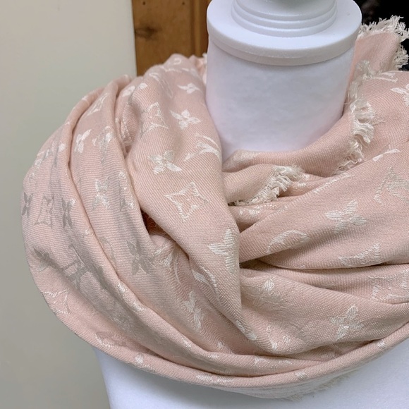 Auth Louis Vuitton Rose Pink Cream Monogram Denim Shawl Silk Wool Wrap Preloved - Picture 8 of 16